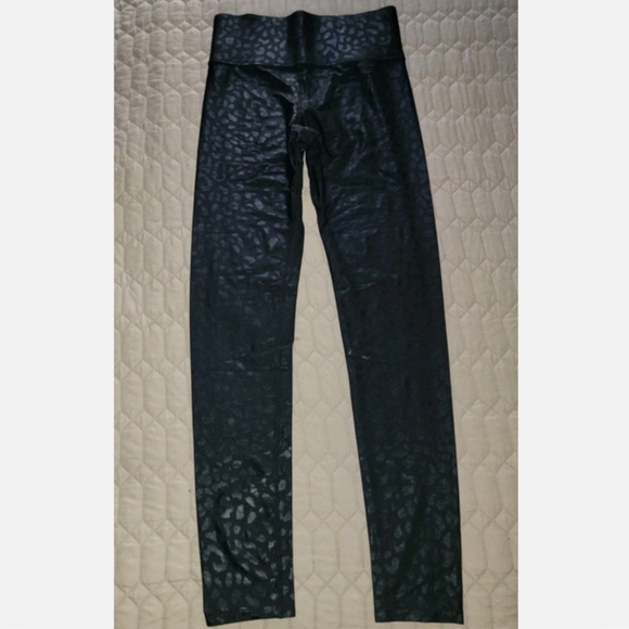 Carbon38 High Rise 7/8 Length Leopard Legging Takara Shine Black Small - Picture 2 of 5